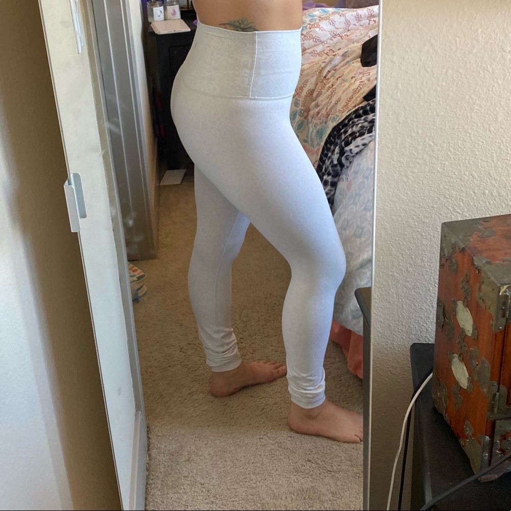 Lululemon White Paisley Leggings Size 8